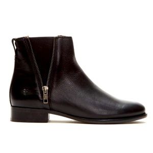 FRYE CHELSEA BOOTS